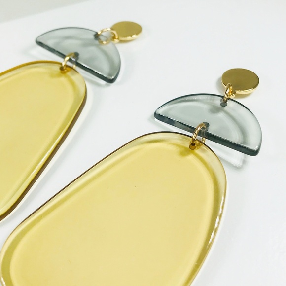 CLOSET REHAB Jewelry - Gold Statement Drops
